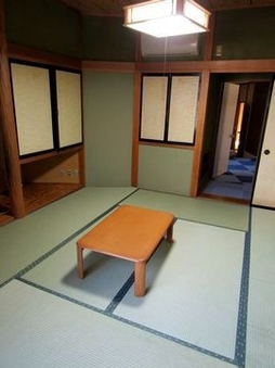 源泉かけ流しの民宿　トイレ付2〜5名様の和室